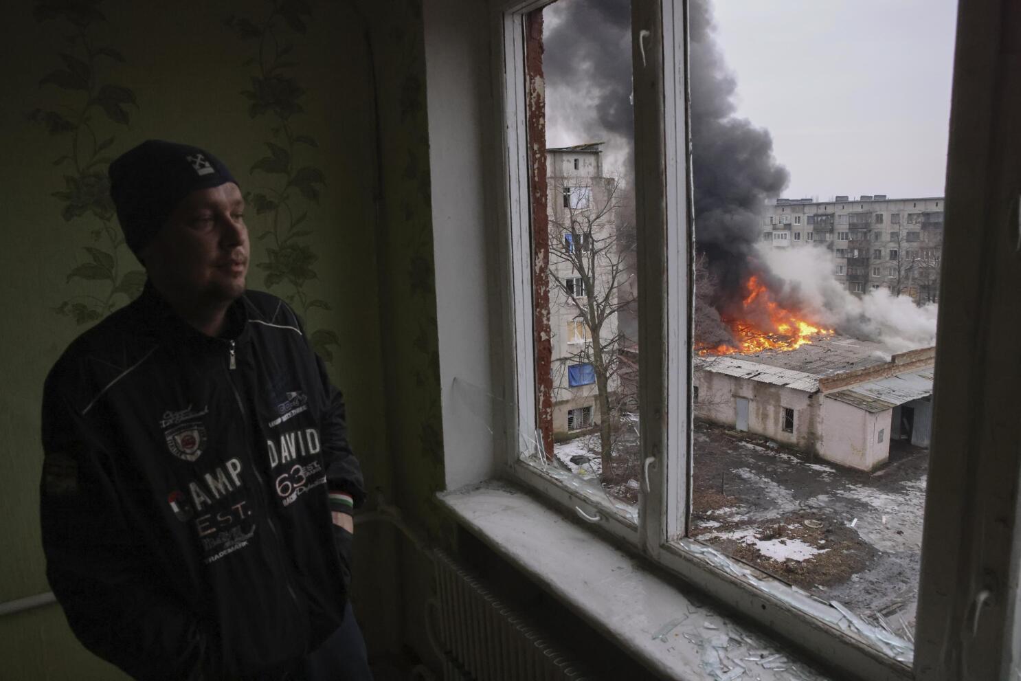 Drones fly deep inside Russia; Putin orders border tightened | AP News